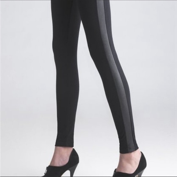 Assets by SPANX black leggings with faux leather trim size L - Picture 1 of 8